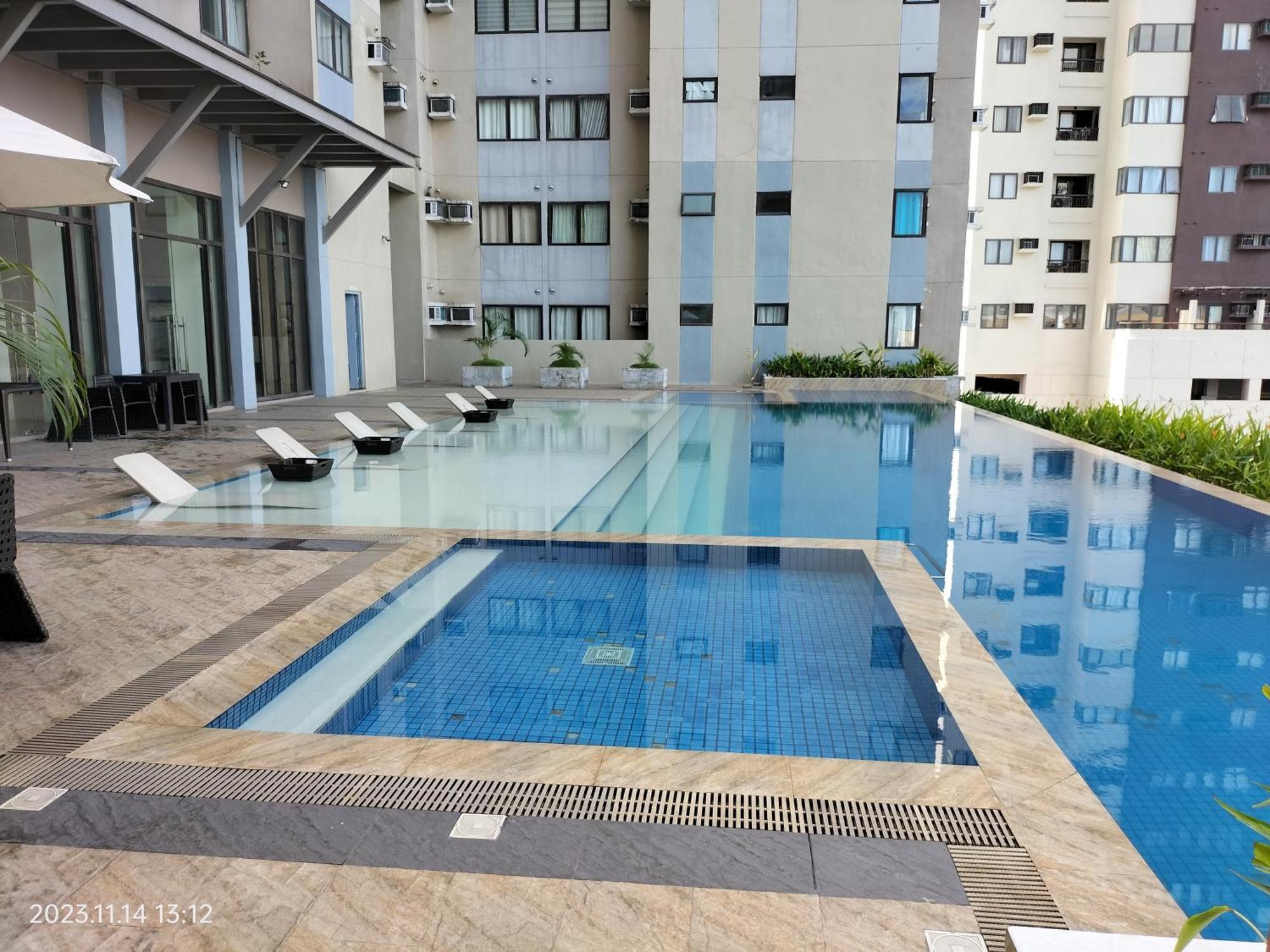 Cozy 1233 The Persimmon Studio Near Sm And Ayala 세부 외부 사진